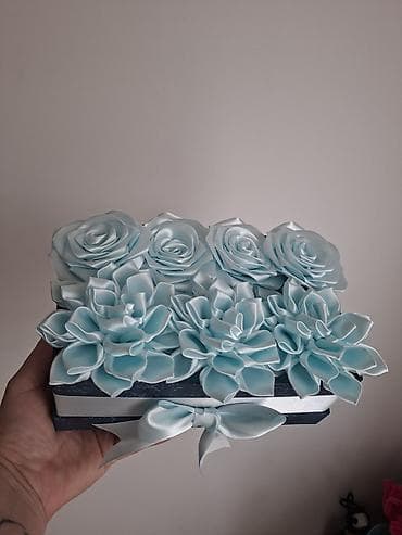 Ručne dekorativne kutije sa satenskim cvećem - Unikatne aranžmane na lalafo.rs — 3 Ručne dekorativne kutije sa satenskim cvećem - Unikatne aranžmane — 3