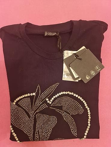 Liu Jo nova original majca. Vel. S. prepuna cirkona i prelepo sija. na at lalafo.rs — 4 Liu Jo nova original majca. Vel. S. prepuna cirkona i prelepo sija. na — 4