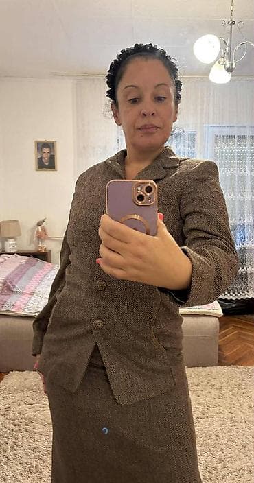 Mona, M, color - Brown at lalafo.rs — 7 Mona, M, color - Brown — 7