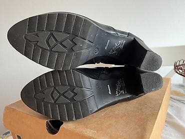 Bata kožne čizme 40, kao nove bez oštećenja. Jednom obuvene. Dužina na lalafo.rs — 5 Bata kožne čizme 40, kao nove bez oštećenja. Jednom obuvene. Dužina — 5