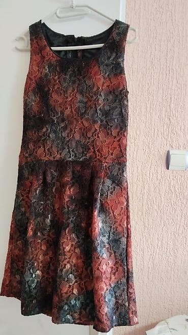 Elegantna ženska haljina bez rukava, A-kroja. Gornji deo pripijen na lalafo.rs — 2 Elegantna ženska haljina bez rukava, A-kroja. Gornji deo pripijen — 2