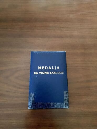 Medalja za vojne zasluge sa zamenicom u originalnoj kutiji na lalafo.rs Medalja za vojne zasluge sa zamenicom u originalnoj kutiji