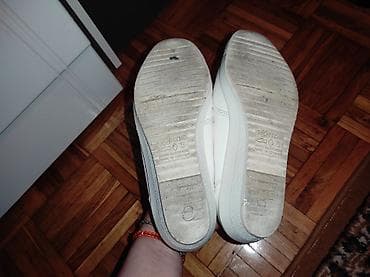 Belo-kožne patike/cipele sa pertlama – uniseks, minimalistički dizajn na lalafo.rs — 5 Belo-kožne patike/cipele sa pertlama – uniseks, minimalistički dizajn — 5