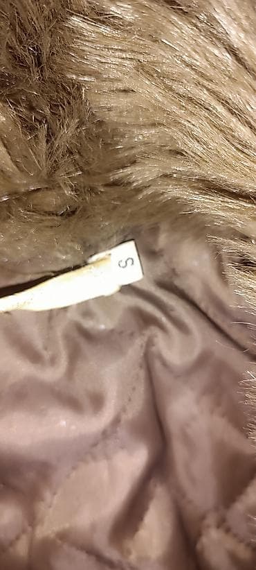 zenske broj: Braon ženski prsluk od veštačkog krzna sa pojasom. Prsluk ima krzneni at lalafo.rs — 2 zenske broj: Braon ženski prsluk od veštačkog krzna sa pojasom. Prsluk ima krzneni — 2