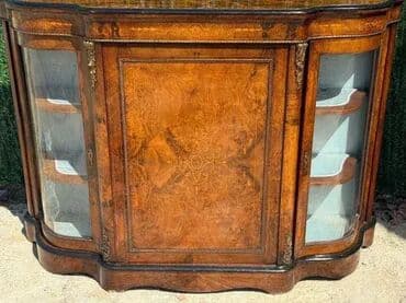 Antique Dressers: Stara stilska komoda u intarziji Stara stilska komoda Diskretno at lalafo.rs — 9 Antique Dressers: Stara stilska komoda u intarziji Stara stilska komoda Diskretno — 9