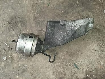 NOSAČ MOTORA ZA VOLKSWAGEN PASSAT B5.5 | Nosac motora za Passata na lalafo.rs NOSAČ MOTORA ZA VOLKSWAGEN PASSAT B5.5 | Nosac motora za Passata