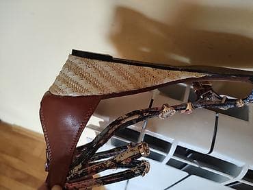 Nove sandale broj 39. Iz uvoza, kvalitetne. Sa puno ukrasnih na lalafo.rs — 4 Nove sandale broj 39. Iz uvoza, kvalitetne. Sa puno ukrasnih — 4