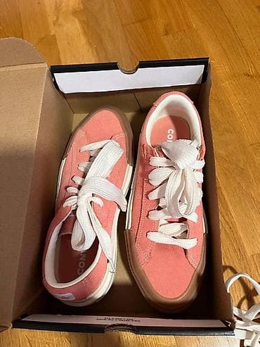 Converse patike – uniseks model - Boja: roze (gornjište), bela na lalafo.rs — 2 Converse patike – uniseks model - Boja: roze (gornjište), bela — 2