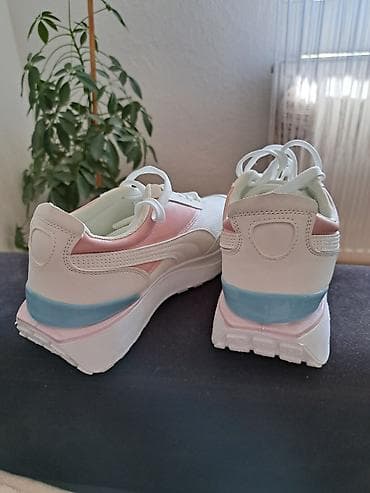 Nove ženske patike, nisu nošene, broj 41. Puma - nisu original na lalafo.rs — 4 Nove ženske patike, nisu nošene, broj 41. Puma - nisu original — 4