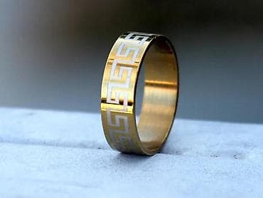 Masivan muški prsten Versace šara 68 mm. Težak, masivan muški prsten na lalafo.rs Masivan muški prsten Versace šara 68 mm. Težak, masivan muški prsten