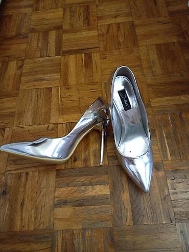 Lakovane srebrne stikle - kupljene su za 120€ u inostranstva Broj - na lalafo.rs — 3 Lakovane srebrne stikle - kupljene su za 120€ u inostranstva Broj - — 3