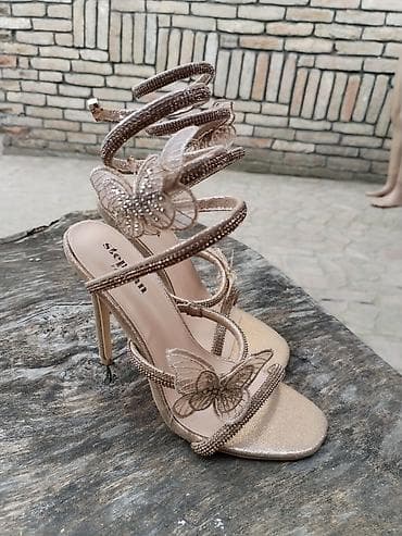 Sandale br 37
Jednom nosene na lalafo.rs — 7 Sandale br 37
Jednom nosene — 7