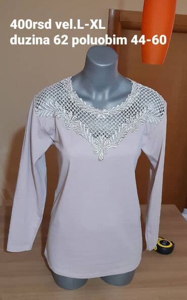 Majica dugih rukava sa čipkanim detaljem oko izreza. - Boja na lalafo.rs Majica dugih rukava sa čipkanim detaljem oko izreza. - Boja