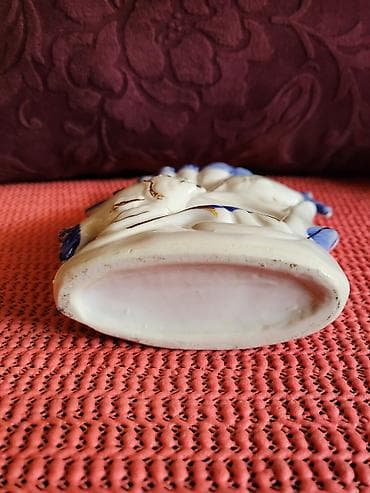 Sport & Hobby: Figura vintaz nova porcelanska. Na figuri par tackica boja i at lalafo.rs — 9 Sport & Hobby: Figura vintaz nova porcelanska. Na figuri par tackica boja i — 9