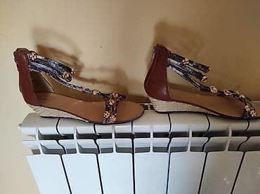 Nove sandale broj 39. Iz uvoza, kvalitetne. Sa puno ukrasnih na lalafo.rs — 7 Nove sandale broj 39. Iz uvoza, kvalitetne. Sa puno ukrasnih — 7