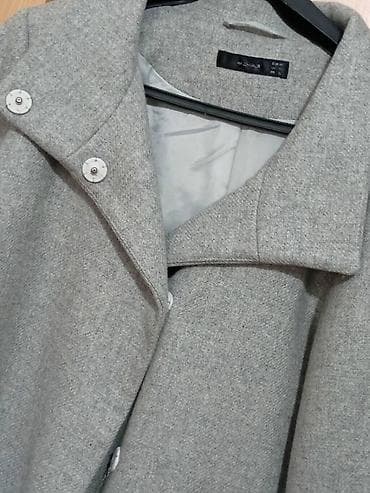 Sivi kaput.
Veličina 40.
Materijal - poliester at lalafo.rs — 2 Sivi kaput.
Veličina 40.
Materijal - poliester — 2