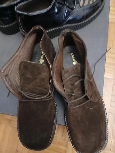 Kozne u braon boji. u broju 39. jednom obuvene. italijanski brend at lalafo.rs — 1 Kozne u braon boji. u broju 39. jednom obuvene. italijanski brend — 1