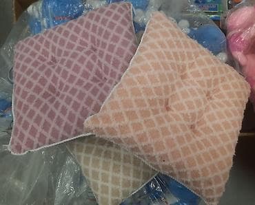 Bastenski jastuci sa dva lica novo debljine oko 7 cm akcija cene nisu na lalafo.rs — 1 Bastenski jastuci sa dva lica novo debljine oko 7 cm akcija cene nisu — 1