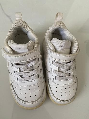 Dečije Nike Court Borough Low 2 patike u beloj boji. Dizajnirane su sa na lalafo.rs — 1 Dečije Nike Court Borough Low 2 patike u beloj boji. Dizajnirane su sa — 1