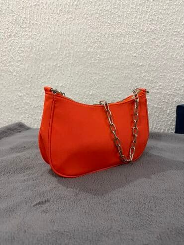 Mini ženska torbica – narandžasta - Model: baguette/shoulder bag - na lalafo.rs Mini ženska torbica – narandžasta - Model: baguette/shoulder bag -