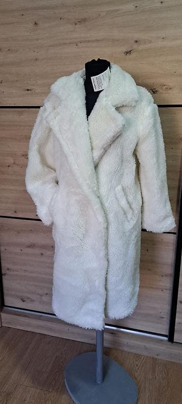 Ženski kaput od veštačkog krzna (teddy) u beloj boji. - Kroj: midi na lalafo.rs — 4 Ženski kaput od veštačkog krzna (teddy) u beloj boji. - Kroj: midi — 4