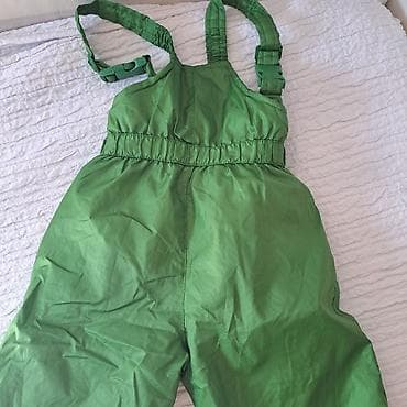 Dečije skijaške/snežne pantalone na tregere – zelene - Model sa na lalafo.rs — 2 Dečije skijaške/snežne pantalone na tregere – zelene - Model sa — 2