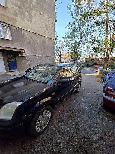 Transport: Ford Fusion – gradski mini-SUV/karavan, petoro vrata, tamno plava at lalafo.rs — 5 Transport: Ford Fusion – gradski mini-SUV/karavan, petoro vrata, tamno plava — 5