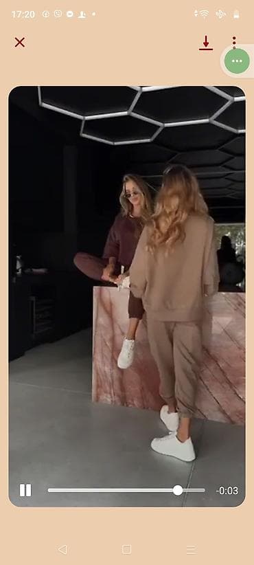 Opis: Ovaj komplet, koji se sastoji od dukserice i trenerke, nudi na lalafo.rs — 3 Opis: Ovaj komplet, koji se sastoji od dukserice i trenerke, nudi — 3