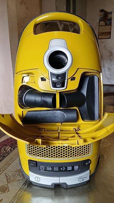 Miele usisivač s kesom – Complete C3 PowerLine, Limited Edition (žuta) na lalafo.rs — 2 Miele usisivač s kesom – Complete C3 PowerLine, Limited Edition (žuta) — 2