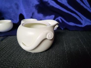 Servis vintaz,nov porcelanski za caj za dvoje. Perfektan rad i na lalafo.rs — 7 Servis vintaz,nov porcelanski za caj za dvoje. Perfektan rad i — 7