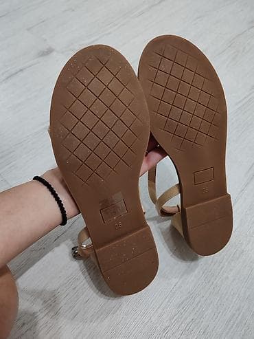 Prelepe, kvalitetne ravne sandale u krem/braon boji NOVO Broj 38 na lalafo.rs — 5 Prelepe, kvalitetne ravne sandale u krem/braon boji NOVO Broj 38 — 5