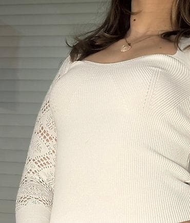 Bela ženska džemper-bluza sa čipkastim rukavima - Model: pripijena na lalafo.rs — 1 Bela ženska džemper-bluza sa čipkastim rukavima - Model: pripijena — 1