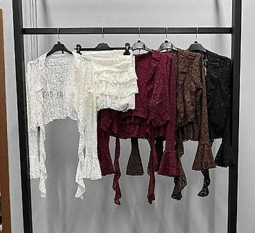 Komplet ženske garderobe – čipka, crop top i mini suknja sa volanima na lalafo.rs — 5 Komplet ženske garderobe – čipka, crop top i mini suknja sa volanima — 5