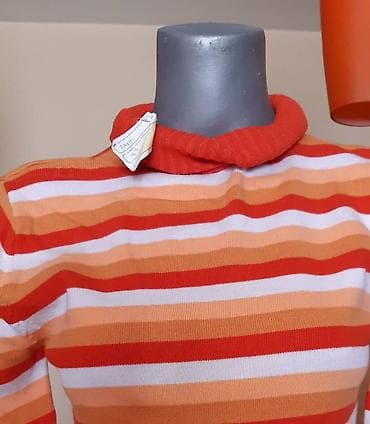 Ženski pleteni džemper sa rol-kragnom i dugim rukavima. Štrafte u na lalafo.rs — 2 Ženski pleteni džemper sa rol-kragnom i dugim rukavima. Štrafte u — 2