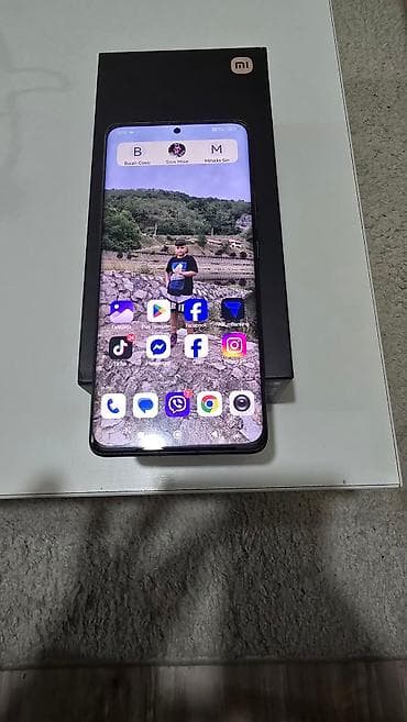 Xiaomi 12 Pro – vrhunski flagship sa kutijom - Ekran: 6.73" AMOLED na lalafo.rs — 7 Xiaomi 12 Pro – vrhunski flagship sa kutijom - Ekran: 6.73" AMOLED — 7