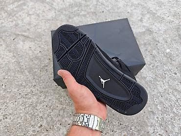 Model: Jordan 4 Retro “Black Cat” Boja: potpuna crna (triple black) na lalafo.rs — 5 Model: Jordan 4 Retro “Black Cat” Boja: potpuna crna (triple black) — 5