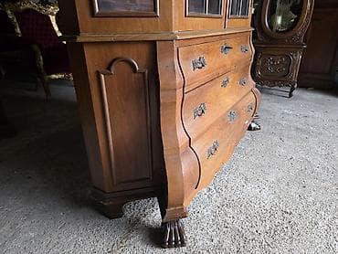 Stilske vitrine: Vitrina/komoda od punog drveta sa vitraž staklom i bogatim na lalafo.rs — 7 Stilske vitrine: Vitrina/komoda od punog drveta sa vitraž staklom i bogatim — 7