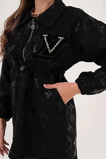 Crna ΕΎenska jakna/haljina sa zip kopΔanjem i kragnom. Diskretan na lalafo.rs Crna ΕΎenska jakna/haljina sa zip kopΔanjem i kragnom. Diskretan