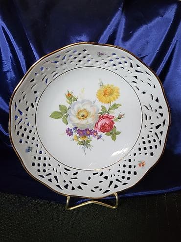 Cinija nova nemacka iz 70tih.god.Marienbad. Nova nemacka cinija sve na lalafo.rs Cinija nova nemacka iz 70tih.god.Marienbad. Nova nemacka cinija sve