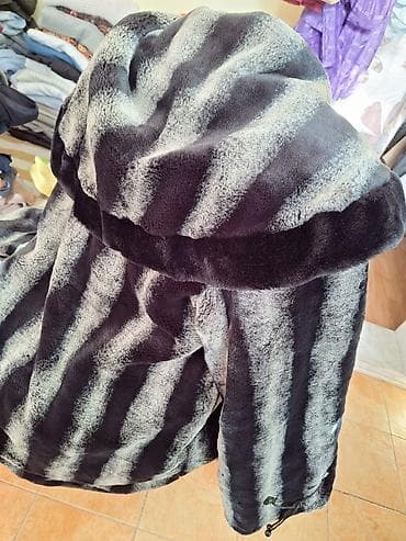 Ženska kaput-jakna od veštačkog krzna sa kapuljačom. - Materijal at lalafo.rs — 1 Ženska kaput-jakna od veštačkog krzna sa kapuljačom. - Materijal — 1