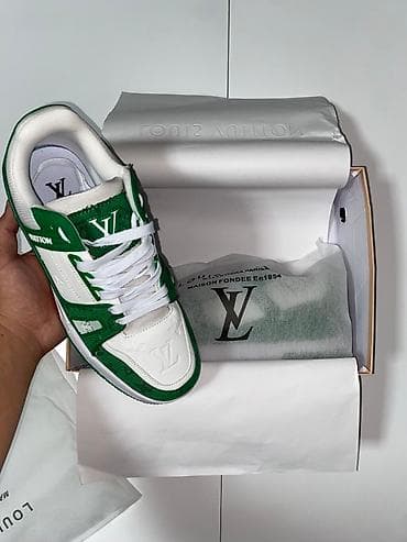 Prodajem Louis Vuitton LV Trainer patike u zelene-beloj boji.
Patike na lalafo.rs — 2 Prodajem Louis Vuitton LV Trainer patike u zelene-beloj boji.
Patike — 2