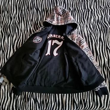 Sweatshirts: BURBERRY JAKNA SA 2 LICA, TOTALNI HIT,DOSTUPAN ODMAH, L | Dostupna at lalafo.rs — 5 Sweatshirts: BURBERRY JAKNA SA 2 LICA, TOTALNI HIT,DOSTUPAN ODMAH, L | Dostupna — 5