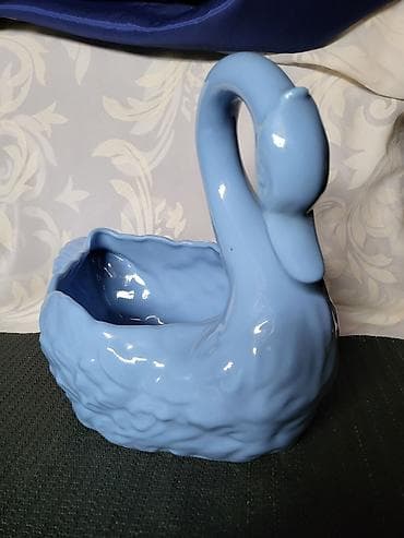 Vases and pots: Saksija labud iz 70-ih. Saksija je perfektna,sve na njoj odsjaj od at lalafo.rs — 2 Vases and pots: Saksija labud iz 70-ih. Saksija je perfektna,sve na njoj odsjaj od — 2
