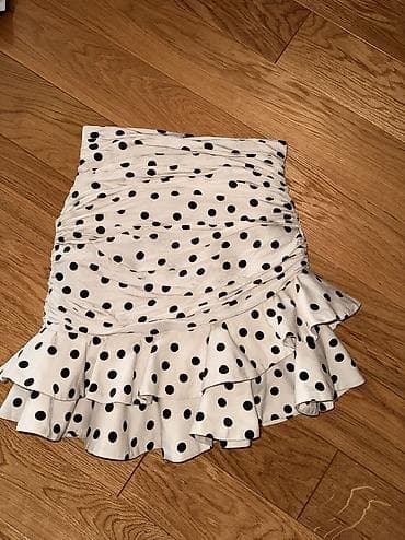 Zara suknja S
Jednom nosena na lalafo.rs Zara suknja S
Jednom nosena