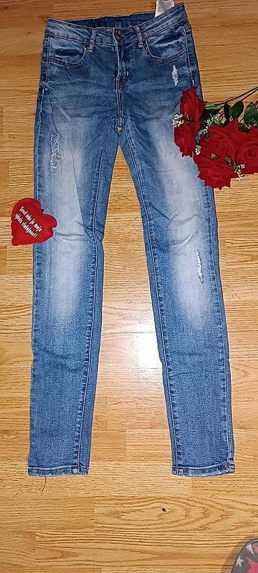 bermude teksas br: Farmerke za žene u plavoj boji. Dizajnirane su sa izbledelim i na lalafo.rs — 1 bermude teksas br: Farmerke za žene u plavoj boji. Dizajnirane su sa izbledelim i — 1