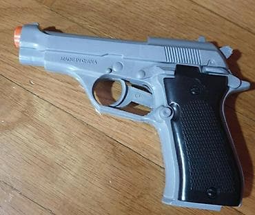 Dečije igračke puške i pištolji: Pistolj igracka, cuje se kada se povlaci oroz kao neki pucanj na lalafo.rs — 1 Dečije igračke puške i pištolji: Pistolj igracka, cuje se kada se povlaci oroz kao neki pucanj — 1