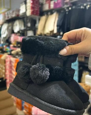 Dečje cizmice.Vel 20-35.Cena 2400 din na lalafo.rs — 2 Dečje cizmice.Vel 20-35.Cena 2400 din — 2