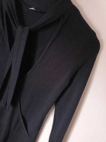 Haljina Allegra sa polurolkom, dužine do kolena. Prati liniju tela na lalafo.rs — 5 Haljina Allegra sa polurolkom, dužine do kolena. Prati liniju tela — 5