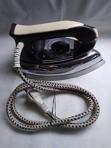 Irons: Pegla Elma Rowenta tip 990,1000 W laka 1170 gr.duzina kabla 136 at lalafo.rs — 4 Irons: Pegla Elma Rowenta tip 990,1000 W laka 1170 gr.duzina kabla 136 — 4
