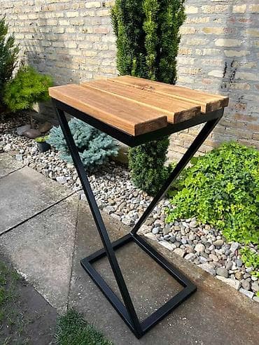 Industrijski stočić sa drvenom pločom i metalnim okvirom. Gornji deo na lalafo.rs — 1 Industrijski stočić sa drvenom pločom i metalnim okvirom. Gornji deo — 1